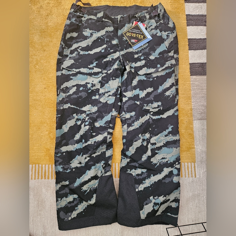 Brand New! Mountain Hardwear Ski Pants